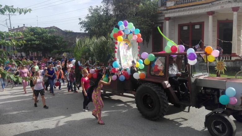 Escuela Noel Sancho en carnaval de verano (+Fotos)