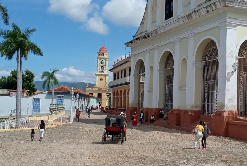 En los meses de verano ha crecido el arribo de turistas a Trinidad entre los destinos mas hermosos de la isla