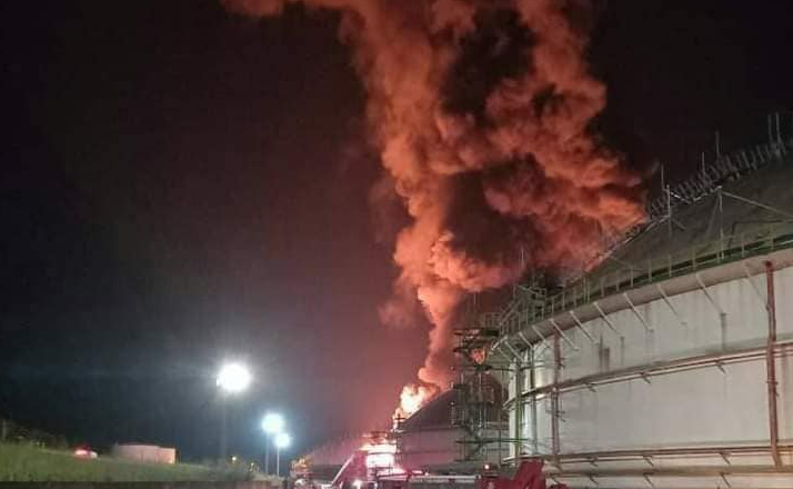 Continúan esfuerzos por sofocar gran incendio en la occidental provincia cubana de Matanzas