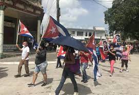 Cabaiguán “tomó” hoy la céntrica calle Valle para reafirmar su respaldo a la Revolución cubana (+fotos)