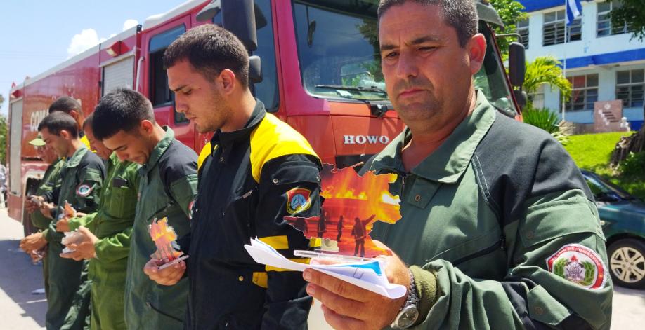 sancti spiritus recibe a los bomberos que cumplieron mision en matanzas foto yosdany morejon 1