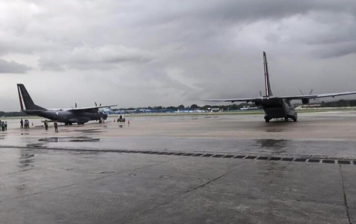 Llegan a Cuba dos aviones con material eléctrico procedente de México