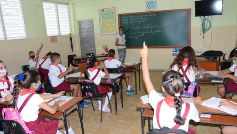 Nuevos maestros aliviarán la cobertura docente el próximo curso escolar en Sancti Spíritus