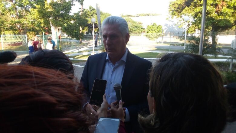 Díaz-Canel ejerce su derecho al voto