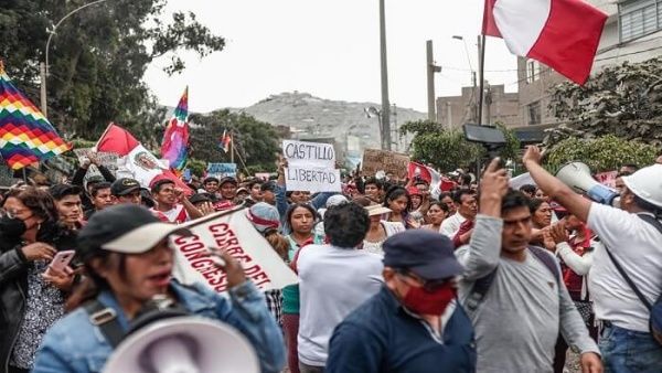 Investiga fiscal peruana muertes en protestas