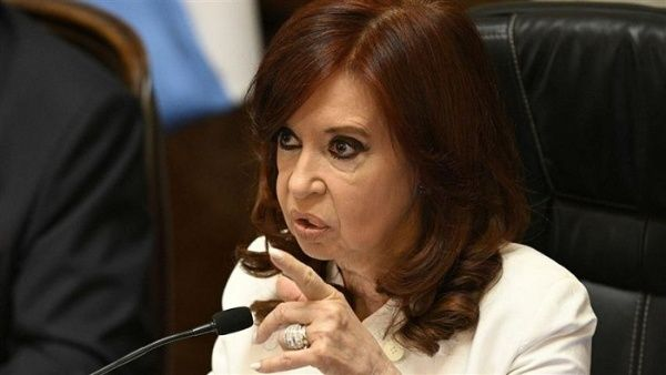 Argentinos se movilizan en respaldo a Cristina Fernández