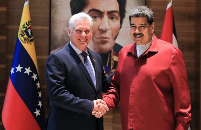 Presidentes de Venezuela y Cuba sostienen diálogo de trabajo