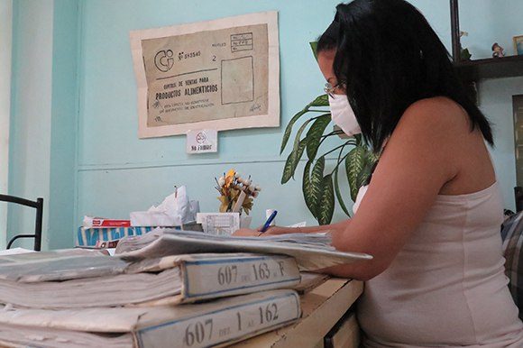 Trámites en Cuba (II): ¿Cómo facilitar las gestiones de la población?