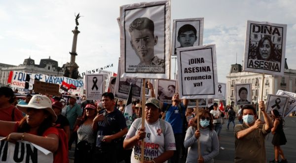 Presentan denuncia contra gabinete de Boluarte por represión durante protestas en Perú