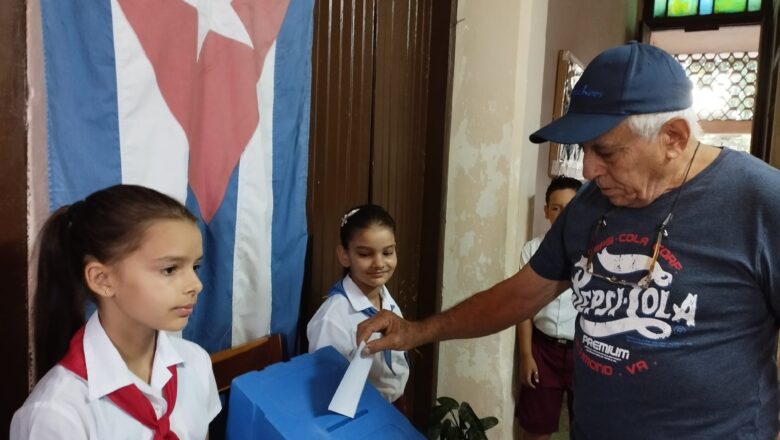 En el campo y la ciudad los cabaiguanenses asisten a las elecciones (+ fotos)
