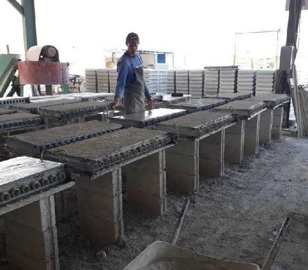 La minindustria de los paneles Romero