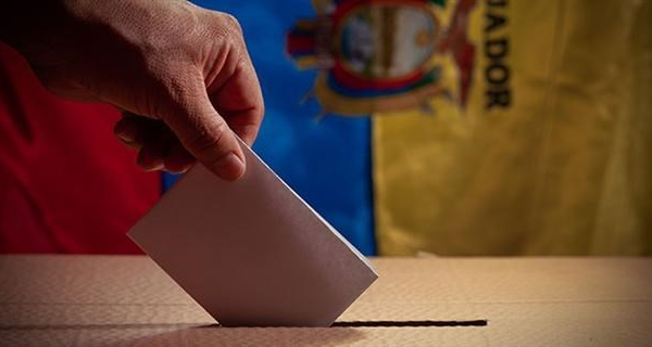 Partidos crean alianzas para elecciones anticipadas en Ecuador