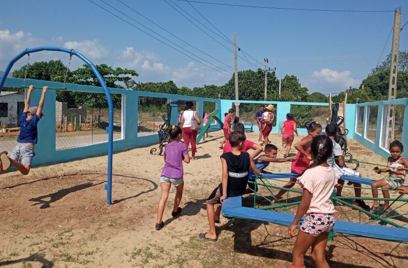 El parque infantil es una d elas obras concluidas durante la primera etapa de la reanimacion de este poblado a orillas de Trinidad 799x525 1