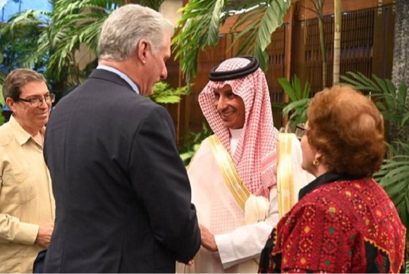 Recibe presidente de Cuba a ministro de Turismo del Reino de Arabia Saudita