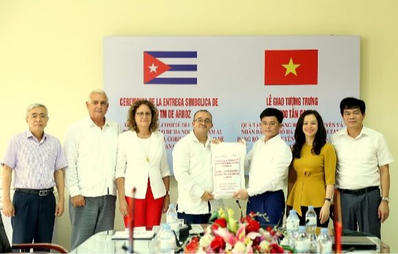 Gobierno de Vietnam dona arroz a Cuba