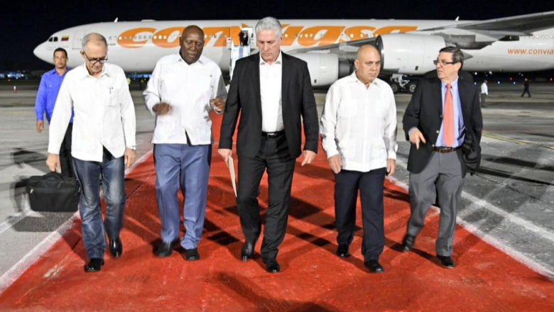 Regresa a la Patria Presidente cubano tras su participación en III Cumbre Celac-UE