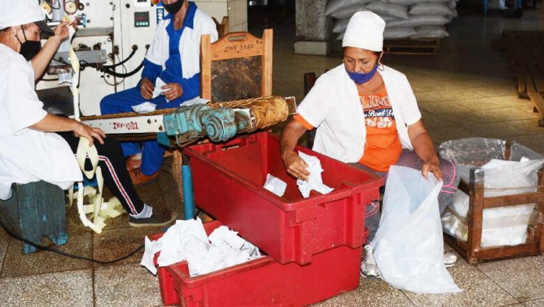 Detenida producción de café por carencia de materia prima en torrefactora cabaiguanense (+Audio)