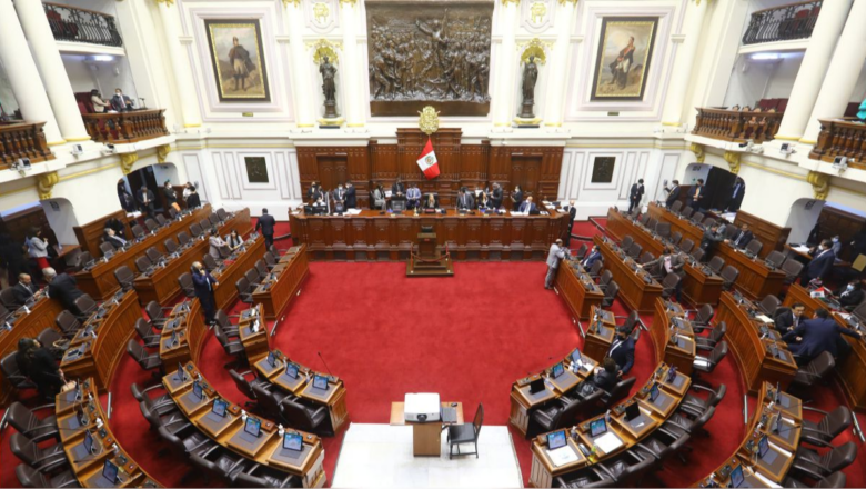 Más renuncias en bancada parlamentaria centro-derechista de Perú