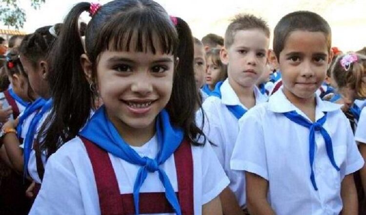 Garantizados uniformes escolares a los estudiantes cabaiguanenses para iniciar período lectivo 2023- 2024 (+Audio)