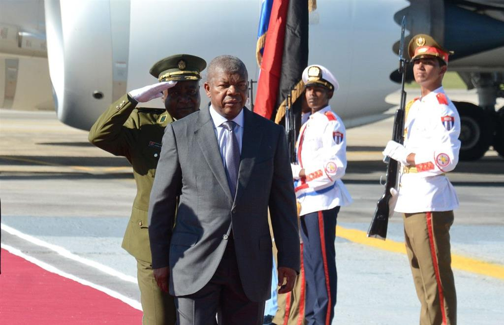 6zPU 97113218 presidente angola cuba