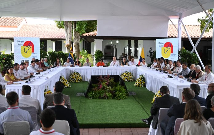 Gobierno de Colombia y ELN cierran cuarto ciclo de diálogos de paz