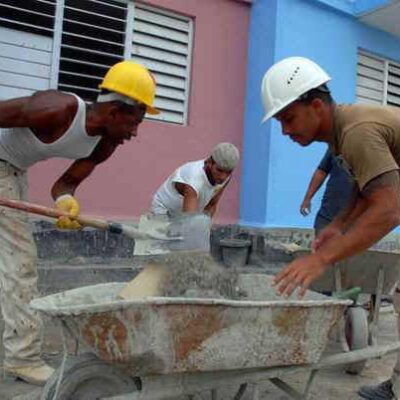 Día del Constructor: homenaje a los que edifican el mañana
