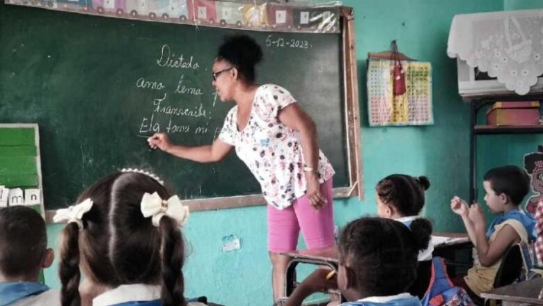 Reconocen labor de los educadores en Sancti Spíritus