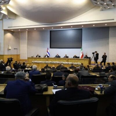 Presidente de Cuba califica de provechoso encuentro con empresarios de Irán