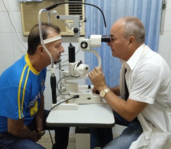 Atención de primera en la consulta de Oftalmología de Yaguajay