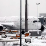 Cancelación de cientos de vuelos en Europa por fuertes nevadas