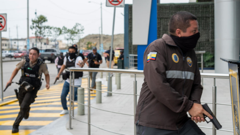Reportan 70 detenidos por atentados terroristas en Ecuador