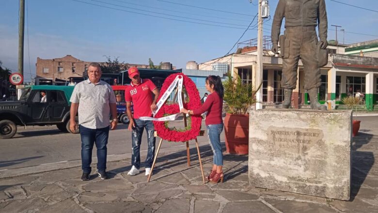 Rindieron tributo los trabajadores de Servicios Comunales al Comandante Faustino Pérez Hernández en Cabaiguán (+Fotos)