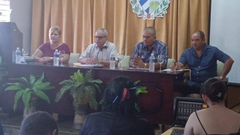 Homero Acosta en Cabaiguán: “El municipio no está estancado” (+ Audio)