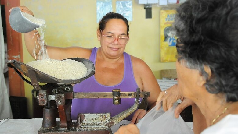 Comenzó distribución del arroz de la canasta familiar normada en bodegas de Cabaiguán