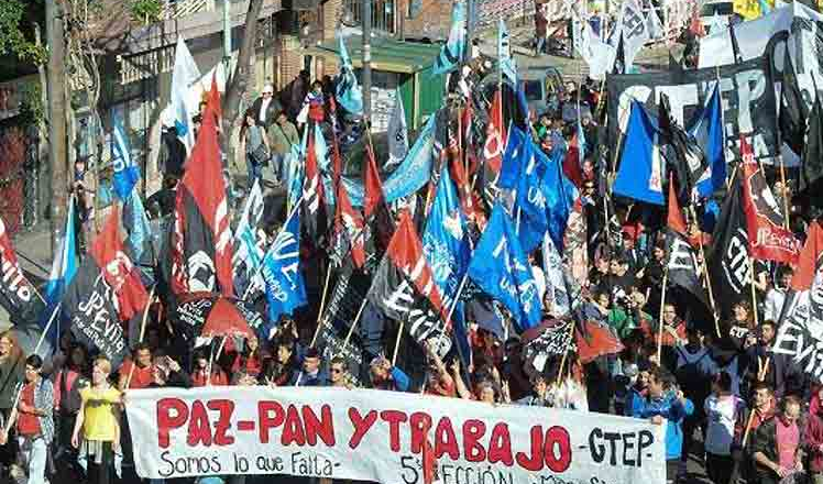 Trabajadores argentinos protestan contra despidos y cierres