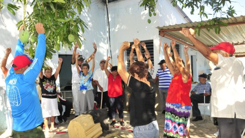 Atención a adultos mayores de Cabaiguán: prioridad gubernamental en uno de los municipios más envejecidos de Cuba