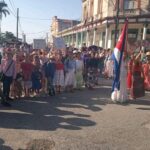 Colmaron pioneros cabaiguanenses avenida principal de este pedazo de Cuba para rendir homenaje al Apóstol a 129 años de su caída en combate (+Fotos)                                                    