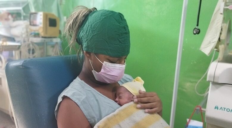 Servicio de neonatología de Sancti Spíritus: La máquina de los milagros