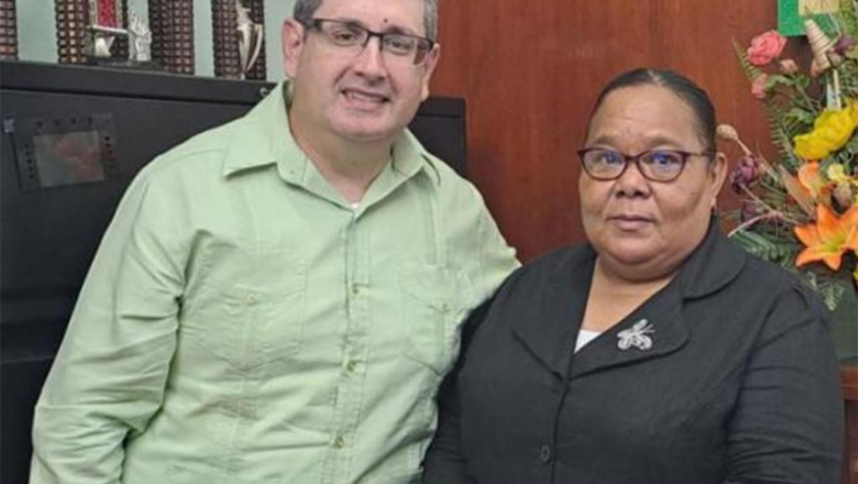 Jóvenes de Dominica reciben becas para estudiar en Cuba