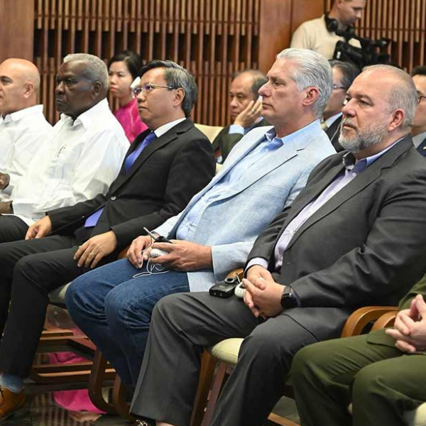 Cuba recuerda aniversario 50 de liberación de Vietnam del Sur