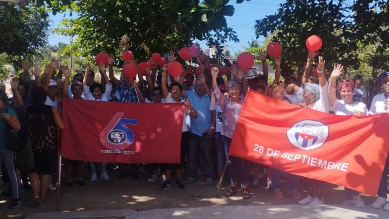 Recorre Cabaiguán bandera aniversario 65 de los CDR (+Fotos)