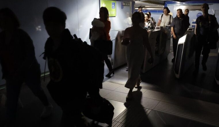 Apagón masivo deja en «cero» el servicio eléctrico en España y Portugal