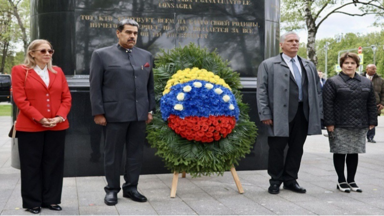 Presidentes de Cuba y Venezuela rinden tributo a Bolívar en Rusia