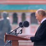 Asegura Putin que Rusia fue, es y será invencible ante el nazismo