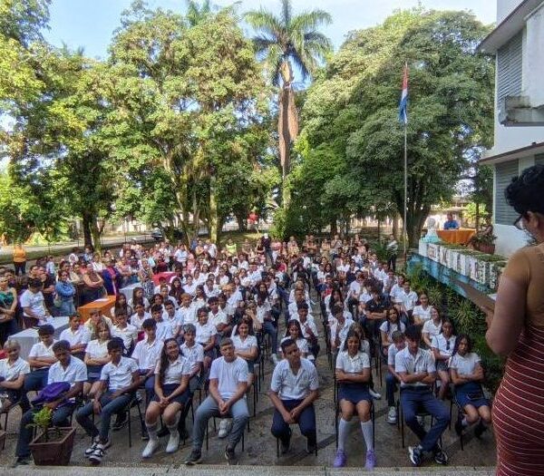 Sancti Spíritus: Garantizan continuidad de estudios para alumnos de noveno grado