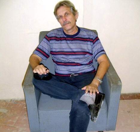 Julio Santos: El pintor de los bohíos
