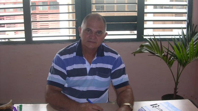 Un pedagogo cabaiguanense sigue apostando por la educación especial después de su jubilación