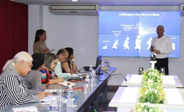 Impulsan Cuba y la India digitalización de documentos registrales