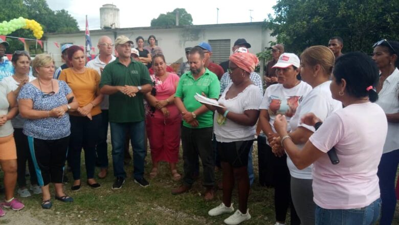 Visita Coordinador Nacional de los CDR zona 22 del Consejo Popular de Guayos (+Audio y Fotos)
