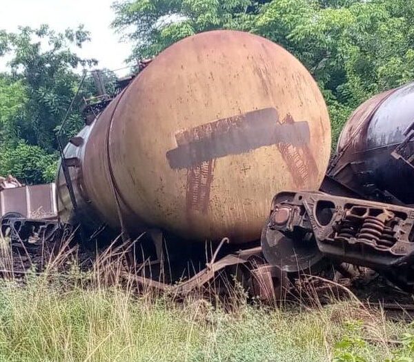 Incidente ferroviario en la Línea Hershey: descarrilamiento de tren con carga de miel